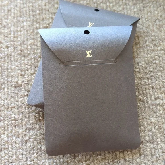 2 pair LV shoelaces - Picture 2 of 3